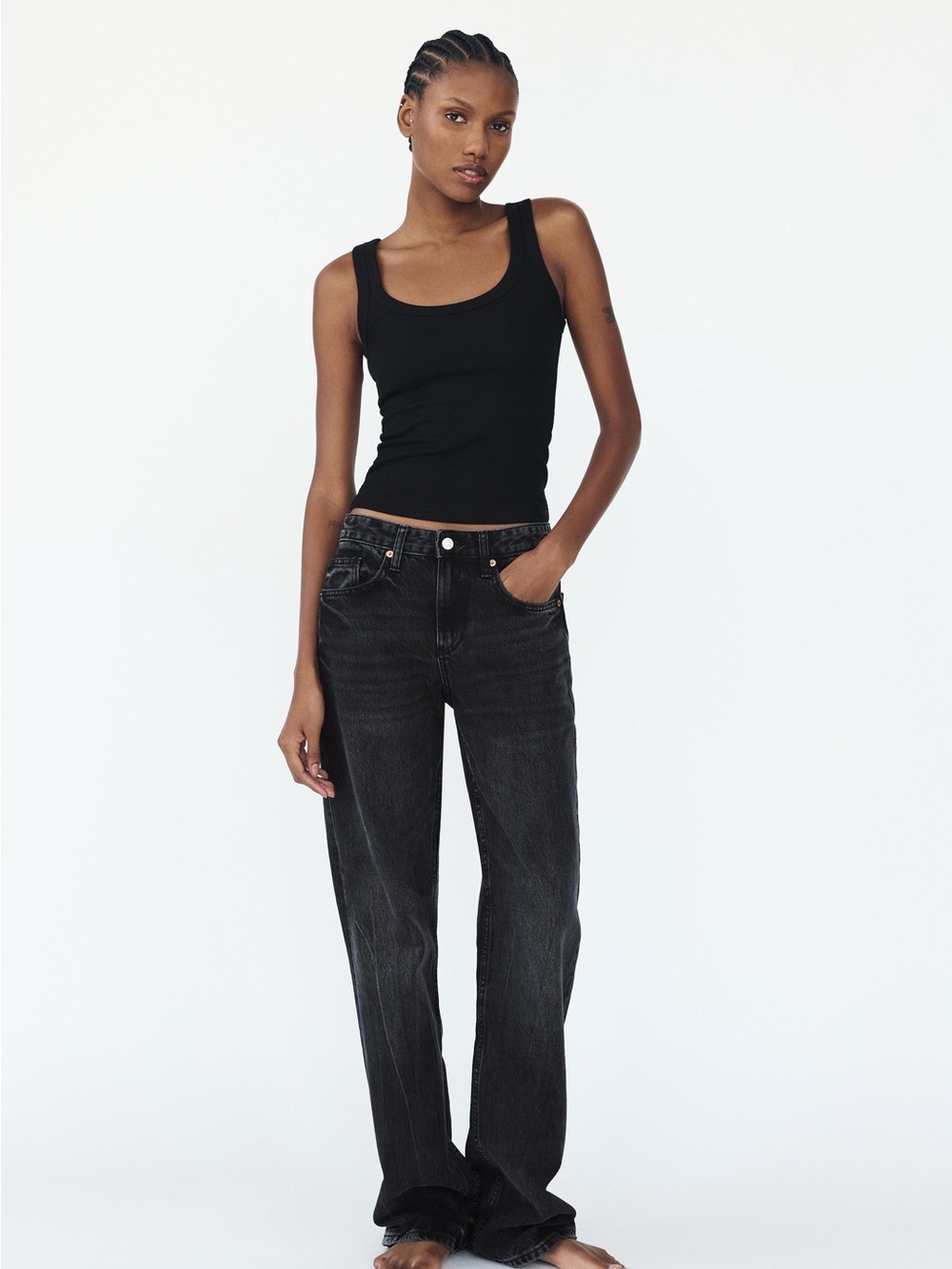 Zara TRF MID-RISE WIDE LEG JEANS
BLACK